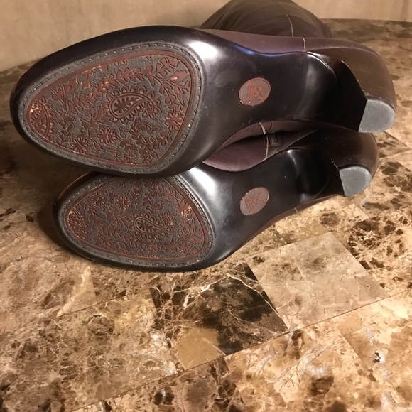 Sofft Boots Brown - 11M - 4” heel - floor to top of boot 18” 👢 - Picture 3 of 4